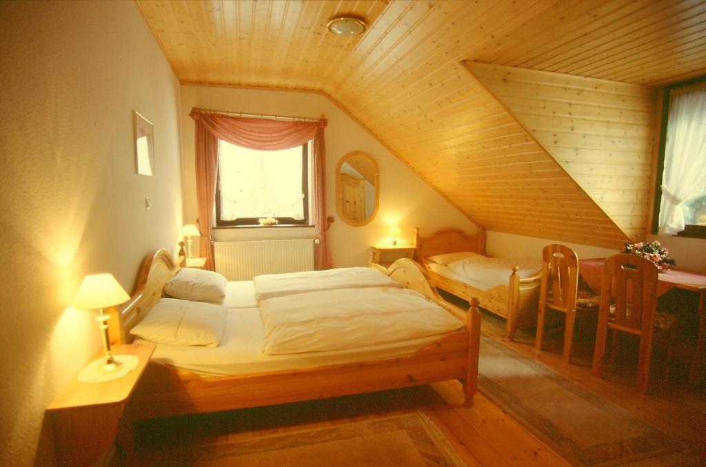 Hotel Landgasthof Simon Waldrach Quarto foto